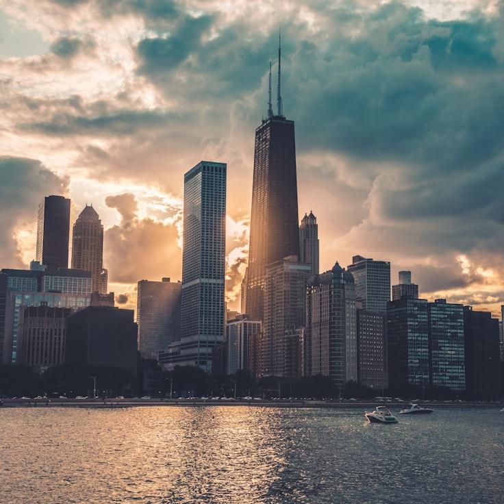 Parents evaluating schools in Portugal